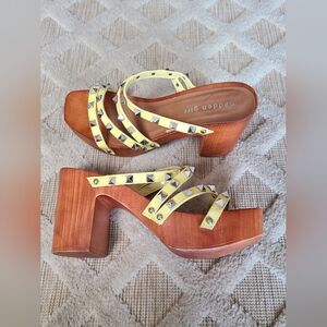Madden Girl Strappy Wooden Heel Platform Sandles Women's Size 6.5 Chunky Vintage